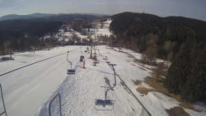 Snow park Paprsek - Lanovka - pohled dolů - 17.3.2023 v 08:05