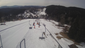 Snow park Paprsek - Lanovka - pohled dolů - 17.3.2023 v 09:00