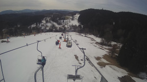 Snow park Paprsek - Lanovka - pohled dolů - 17.3.2023 v 11:15