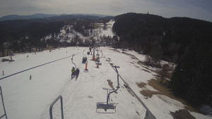 Snow park Paprsek - Lanovka - pohled dolů - 17.3.2023 v 11:40
