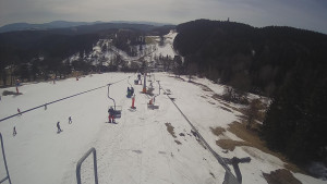 Snow park Paprsek - Lanovka - pohled dolů - 17.3.2023 v 11:45