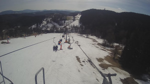 Snow park Paprsek - Lanovka - pohled dolů - 17.3.2023 v 13:15