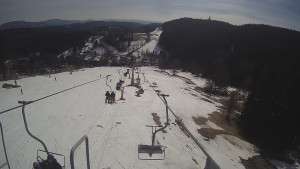 Snow park Paprsek - Lanovka - pohled dolů - 17.3.2023 v 13:40