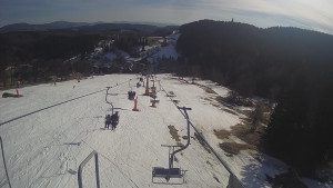 Snow park Paprsek - Lanovka - pohled dolů - 17.3.2023 v 15:15