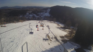 Snow park Paprsek - Lanovka - pohled dolů - 17.3.2023 v 16:10