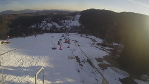 Snow park Paprsek - Lanovka - pohled dolů - 17.3.2023 v 17:00