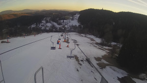 Snow park Paprsek - Lanovka - pohled dolů - 17.3.2023 v 17:35