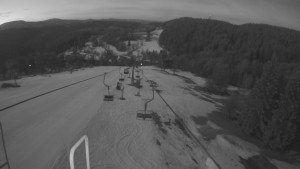 Snow park Paprsek - Lanovka - pohled dolů - 18.3.2023 v 05:25