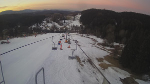 Snow park Paprsek - Lanovka - pohled dolů - 18.3.2023 v 05:50