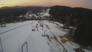 Snow park Paprsek - Lanovka - pohled dolů - 18.3.2023 v 05:55