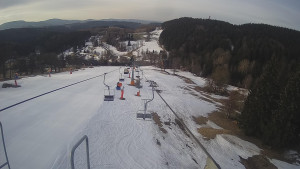 Snow park Paprsek - Lanovka - pohled dolů - 18.3.2023 v 07:00