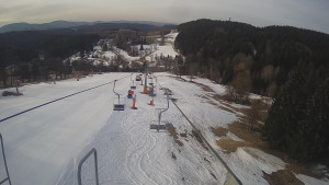 Snow park Paprsek - Lanovka - pohled dolů - 18.3.2023 v 07:15