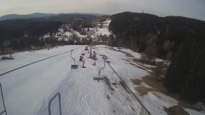 Snow park Paprsek - Lanovka - pohled dolů - 18.3.2023 v 07:30