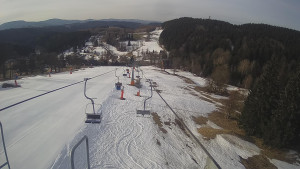 Snow park Paprsek - Lanovka - pohled dolů - 18.3.2023 v 07:35