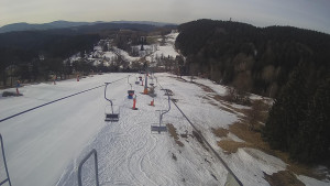 Snow park Paprsek - Lanovka - pohled dolů - 18.3.2023 v 07:50