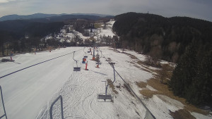 Snow park Paprsek - Lanovka - pohled dolů - 18.3.2023 v 08:50