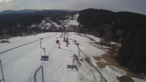 Snow park Paprsek - Lanovka - pohled dolů - 18.3.2023 v 09:00