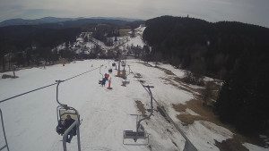 Snow park Paprsek - Lanovka - pohled dolů - 18.3.2023 v 11:55