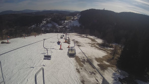 Snow park Paprsek - Lanovka - pohled dolů - 18.3.2023 v 15:00
