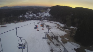 Snow park Paprsek - Lanovka - pohled dolů - 18.3.2023 v 17:50