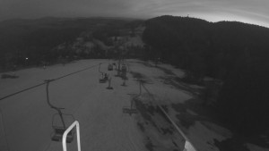 Snow park Paprsek - Lanovka - pohled dolů - 18.3.2023 v 18:40