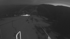 Snow park Paprsek - Lanovka - pohled dolů - 18.3.2023 v 18:45
