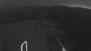 Snow park Paprsek - Lanovka - pohled dolů - 18.3.2023 v 18:50