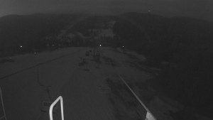 Snow park Paprsek - Lanovka - pohled dolů - 19.3.2023 v 05:05