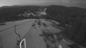Snow park Paprsek - Lanovka - pohled dolů - 19.3.2023 v 05:20