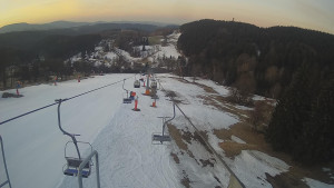 Snow park Paprsek - Lanovka - pohled dolů - 19.3.2023 v 06:00