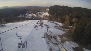 Snow park Paprsek - Lanovka - pohled dolů - 19.3.2023 v 06:40
