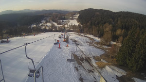Snow park Paprsek - Lanovka - pohled dolů - 19.3.2023 v 07:00
