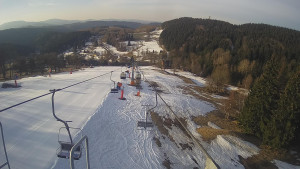 Snow park Paprsek - Lanovka - pohled dolů - 19.3.2023 v 07:05
