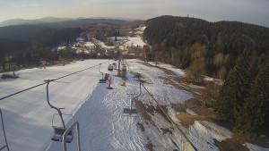 Snow park Paprsek - Lanovka - pohled dolů - 19.3.2023 v 07:10