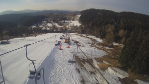 Snow park Paprsek - Lanovka - pohled dolů - 19.3.2023 v 07:25