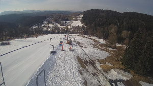 Snow park Paprsek - Lanovka - pohled dolů - 19.3.2023 v 07:35