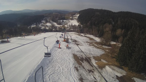 Snow park Paprsek - Lanovka - pohled dolů - 19.3.2023 v 07:40
