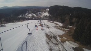 Snow park Paprsek - Lanovka - pohled dolů - 19.3.2023 v 07:50