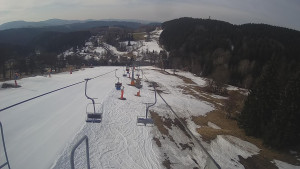 Snow park Paprsek - Lanovka - pohled dolů - 19.3.2023 v 08:10