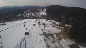 Snow park Paprsek - Lanovka - pohled dolů - 19.3.2023 v 08:15