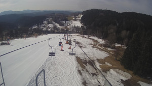 Snow park Paprsek - Lanovka - pohled dolů - 19.3.2023 v 08:55