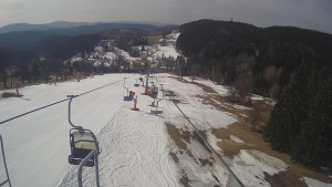 Snow park Paprsek - Lanovka - pohled dolů - 19.3.2023 v 09:00