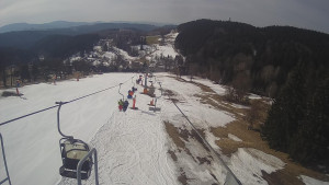 Snow park Paprsek - Lanovka - pohled dolů - 19.3.2023 v 09:25