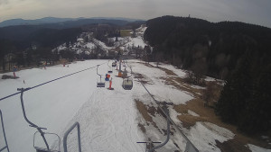 Snow park Paprsek - Lanovka - pohled dolů - 19.3.2023 v 09:40
