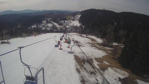 Snow park Paprsek - Lanovka - pohled dolů - 19.3.2023 v 09:50