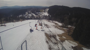 Snow park Paprsek - Lanovka - pohled dolů - 19.3.2023 v 10:20