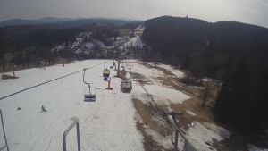 Snow park Paprsek - Lanovka - pohled dolů - 19.3.2023 v 14:10