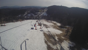 Snow park Paprsek - Lanovka - pohled dolů - 19.3.2023 v 14:45