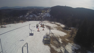Snow park Paprsek - Lanovka - pohled dolů - 19.3.2023 v 14:55