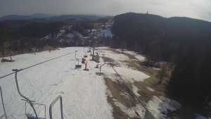 Snow park Paprsek - Lanovka - pohled dolů - 19.3.2023 v 15:00